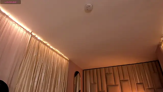 IsabellaMoreau online show from 5, 11, 2025