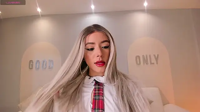 IsabellaMoreau online show from 6, 1, 2026