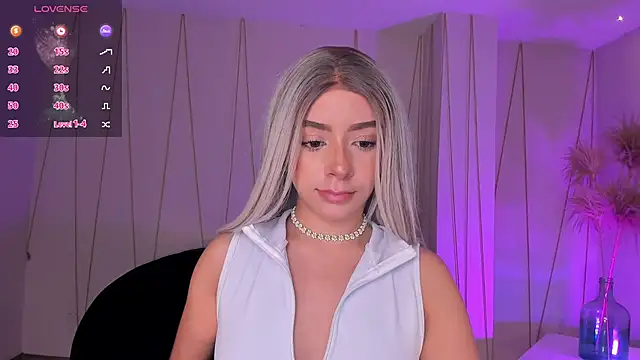 Snapshot of IsabellaMoreau chatting on 1, 2, 2026 IsabellaMoreau online show from 1, 2, 2026