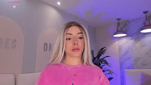 Snapshot of IsabellaMoreau chatting on 27, 2, 2026 IsabellaMoreau online show from 27, 2, 2026