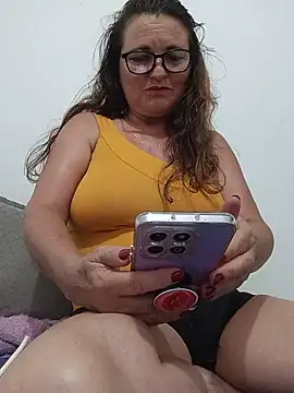 Snapshot of florecita_69 chatting on 8, 5, 2026 florecita 69 online show from 8, 5, 2026