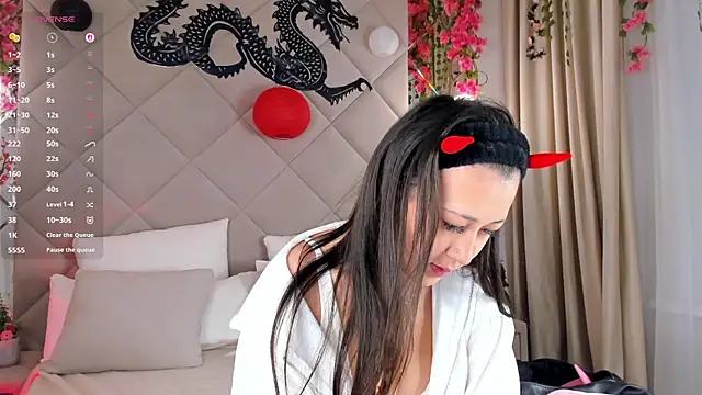 Nelly Kimm online show from 21, 11, 2025