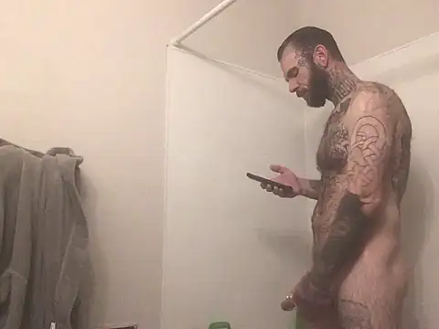 Snapshot of BlueCollarTattoos chatting on 1, 4, 2026 BlueCollarTattoos online show from 1, 4, 2026