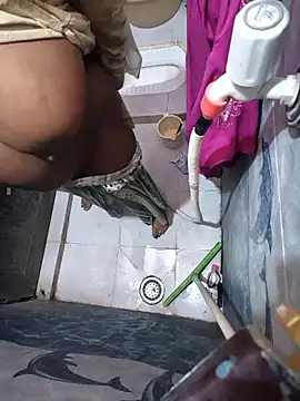 Dassing strip couple online show from 30, 9, 2025