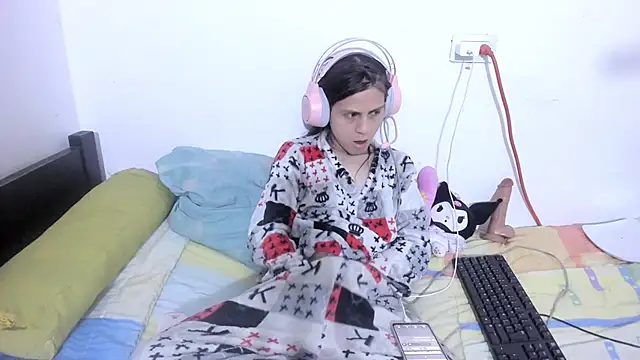 Petite-Goth online show from 14, 11, 2025