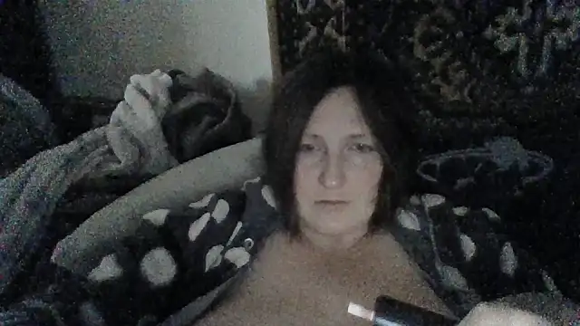 Snapshot of AllaSowinskaya chatting on 8, 11, 2025 AllaSowinskaya online show from 8, 11, 2025