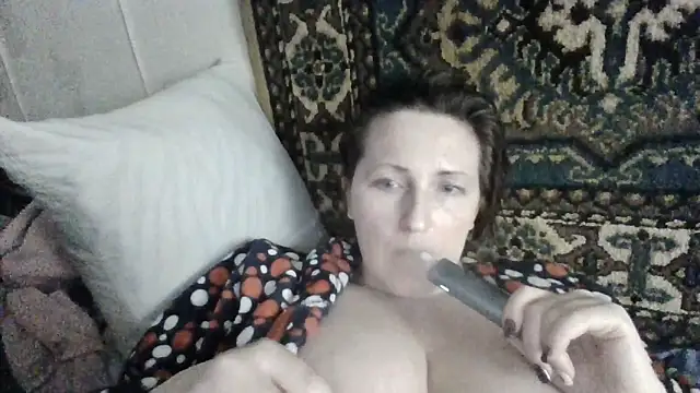 Snapshot of AllaSowinskaya chatting on 1, 12, 2025 AllaSowinskaya online show from 1, 12, 2025