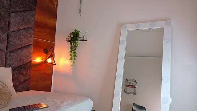 JenaCooper  online show from 21, 11, 2025