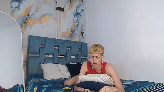 TWINKS FRIENDS online show from 22, 12, 2025