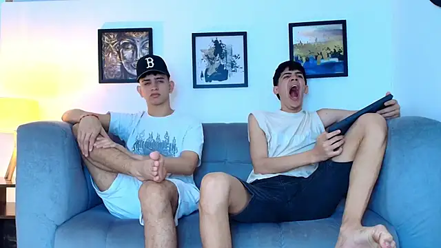 TWINKS FRIENDS online show from 7, 4, 2026