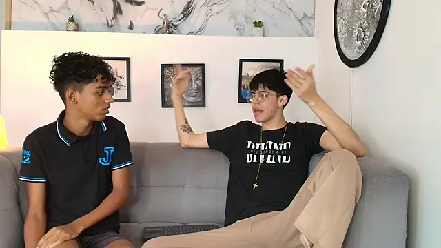 TWINKS FRIENDS online show from 18, 4, 2026