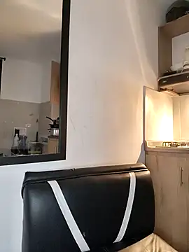 Snapshot of Hiroshi_Shen chatting on 8, 10, 2025 Hiroshi Shen online show from 8, 10, 2025