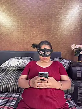 Iampriyaaa15 online show from 13, 7, 2026