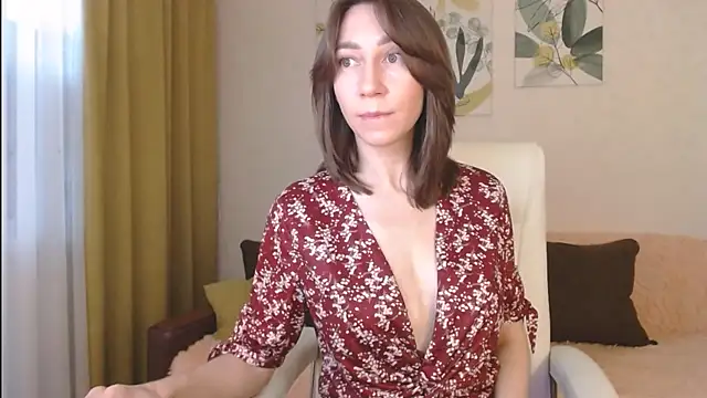 Snapshot of GoodGlamorGirl chatting on 3, 2, 2025 GoodGlamorGirl online show from 3, 2, 2025