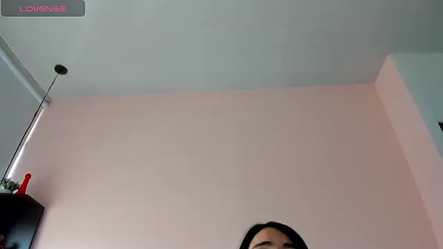 violet myerrs online show from 19, 12, 2025