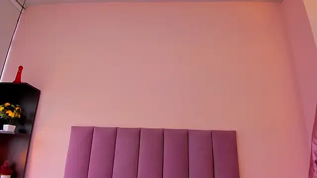 violet myerrs online show from 15, 4, 2026