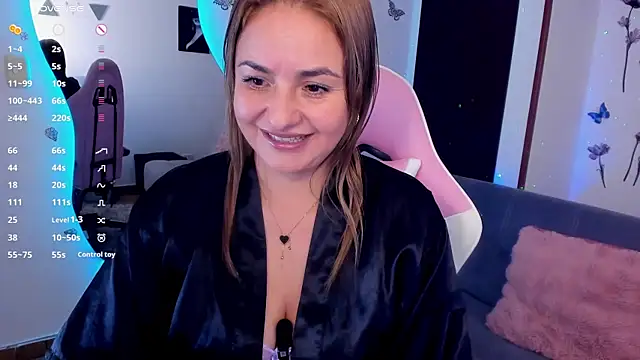 luciamature  online show from 25, 9, 2025