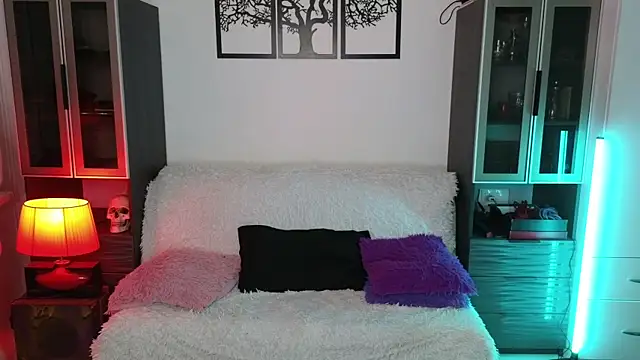 Lila West online show from 27, 1, 2025