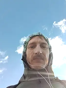 Snapshot of KokosMartin chatting on 2, 10, 2025 KokosMartin online show from 2, 10, 2025