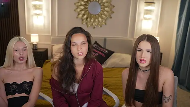 Goldie Flame online show from 24, 9, 2025