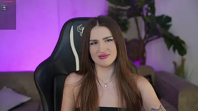 Goldie Flame online show from 15, 10, 2025