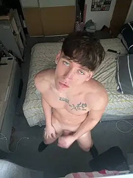 naughtyboy0124 online show from 15, 2, 2026