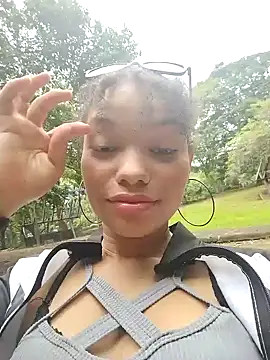 ChloeRaviss online show from 12, 9, 2025