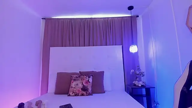 M0lly Beckers online show from 1, 10, 2025