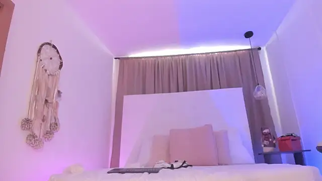 M0lly Beckers online show from 11, 11, 2025