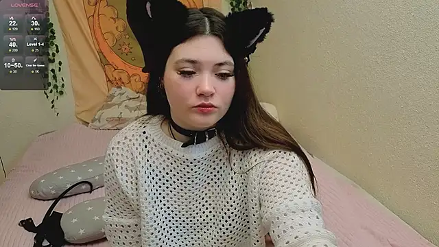 Snapshot of mirana_blade chatting on 12, 11, 2025 mirana blade online show from 12, 11, 2025