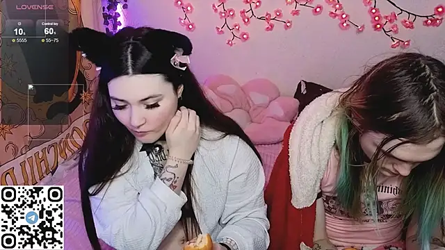 Snapshot of mirana_blade chatting on 13, 1, 2026 mirana blade online show from 13, 1, 2026