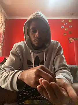 Snapshot of BaggyDirt chatting on 4, 11, 2025 BaggyDirt online show from 4, 11, 2025