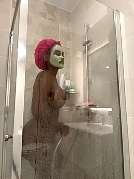 Lexiluv1 online show from 23, 9, 2025