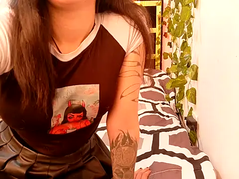 Snapshot of lucywhite13 chatting on 16, 9, 2025 lucywhite13 online show from 16, 9, 2025