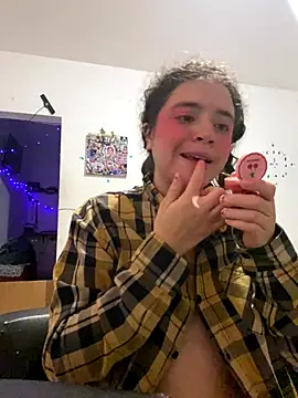 Snapshot of Lucy_YupiSweet chatting on 31, 10, 2025 Lucy YupiSweet online show from 31, 10, 2025