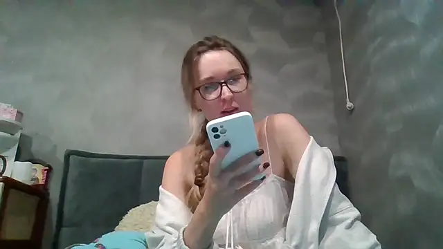 Snapshot of Jugira chatting on 3, 12, 2025 Jugira online show from 3, 12, 2025