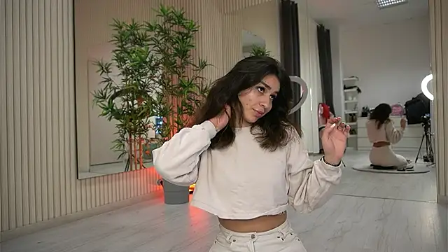 EmmaBlanco online show from 21, 10, 2025