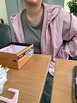 Snapshot of PhuongNhi21 chatting on 23, 10, 2025 PhuongNhi21 online show from 23, 10, 2025