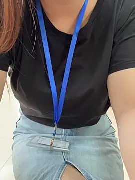 Snapshot of PhuongNhi21 chatting on 7, 11, 2025 PhuongNhi21 online show from 7, 11, 2025