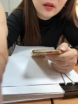 Snapshot of PhuongNhi21 chatting on 18, 11, 2025 PhuongNhi21 online show from 18, 11, 2025