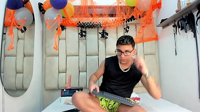 DavilANDkevin2 online show from 28, 10, 2025