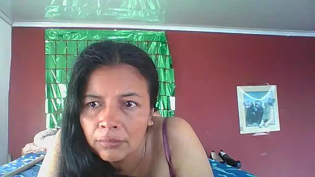 Snapshot of DianaOchoa_ chatting on 18, 10, 2025 DianaOchoa online show from 18, 10, 2025