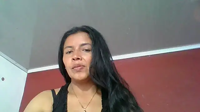 Snapshot of DianaOchoa_ chatting on 6, 11, 2025 DianaOchoa online show from 6, 11, 2025