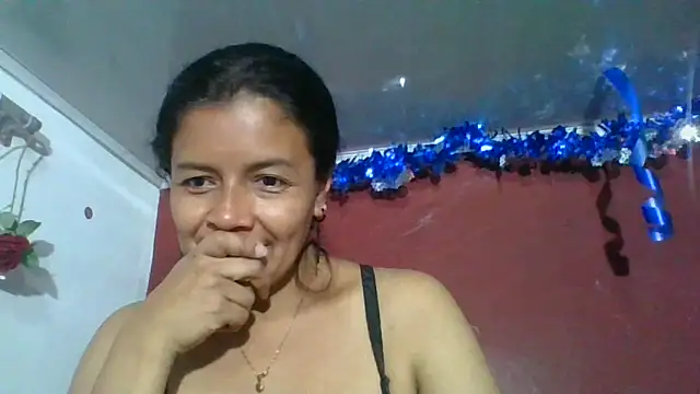 Snapshot of DianaOchoa_ chatting on 14, 11, 2025 DianaOchoa online show from 14, 11, 2025