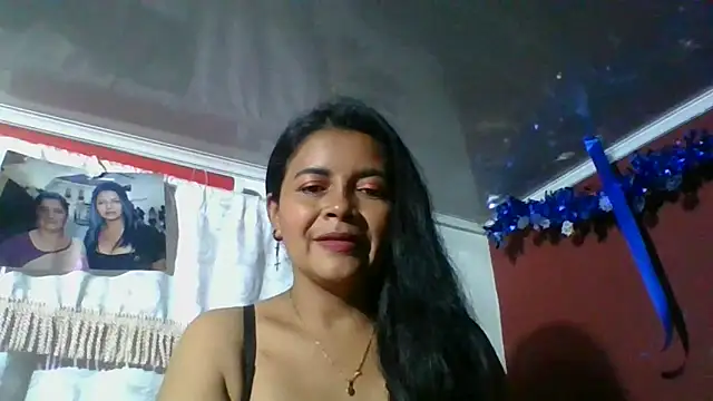 Snapshot of DianaOchoa_ chatting on 24, 11, 2025 DianaOchoa online show from 24, 11, 2025