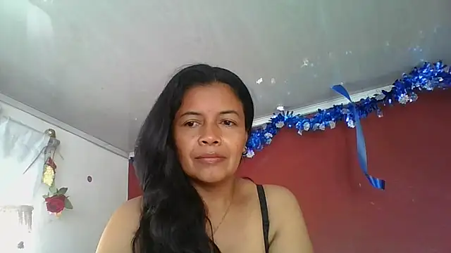 Snapshot of DianaOchoa_ chatting on 25, 11, 2025 DianaOchoa online show from 25, 11, 2025