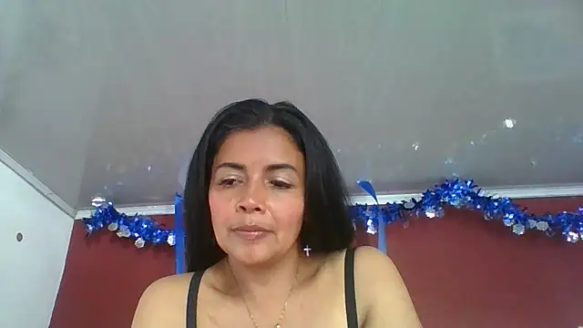 Snapshot of DianaOchoa_ chatting on 28, 11, 2025 DianaOchoa online show from 28, 11, 2025