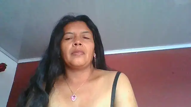Snapshot of DianaOchoa_ chatting on 23, 6, 2026 DianaOchoa online show from 23, 6, 2026