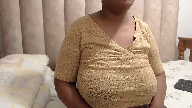 Snapshot of Sexybusty01 chatting on 16, 10, 2025 Sexybusty01 online show from 16, 10, 2025