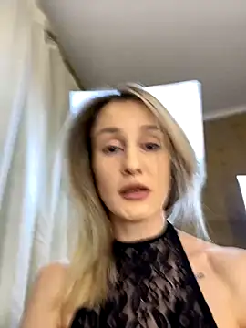 Snapshot of RosieBlossom chatting on 3, 11, 2025 RosieBlossom online show from 3, 11, 2025